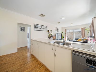 57 Warburton Trail, Lakelands