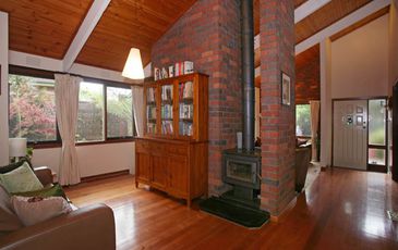 1 Young Street, Beaconsfield Upper