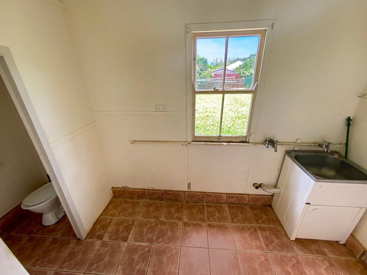 74 Planet Avenue, Atherton