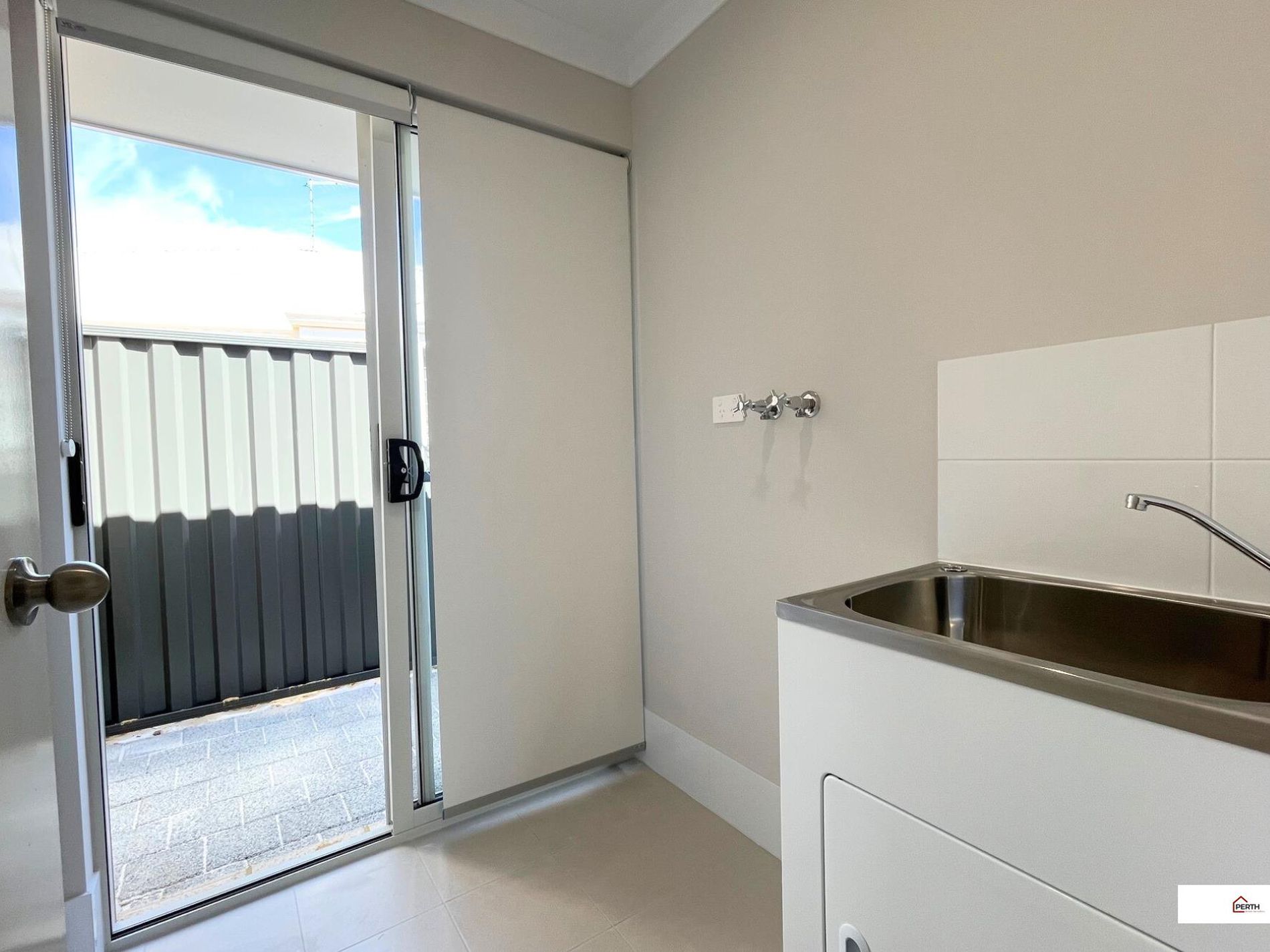 24 Kembla Way, Lakelands