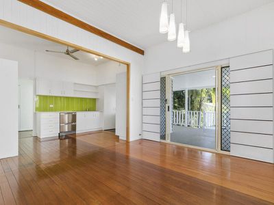 1 / 120 Cypress, Torquay