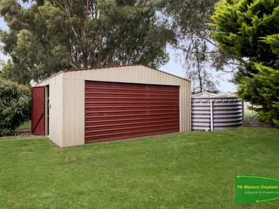 422 Laffing Waters Lane, Laffing Waters