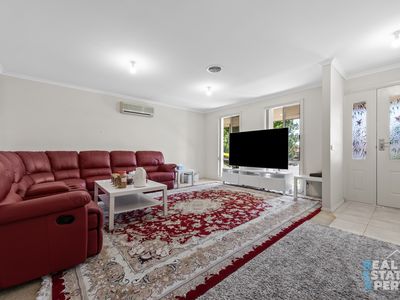 16 Burlington Chase, Hampton Park