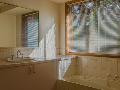 5 Opal Court, Strathdale