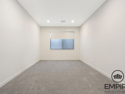 120 Yeungroon Blvd, Clyde North