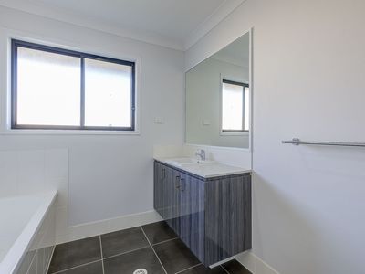 14 Sapphire Place, Pimpama