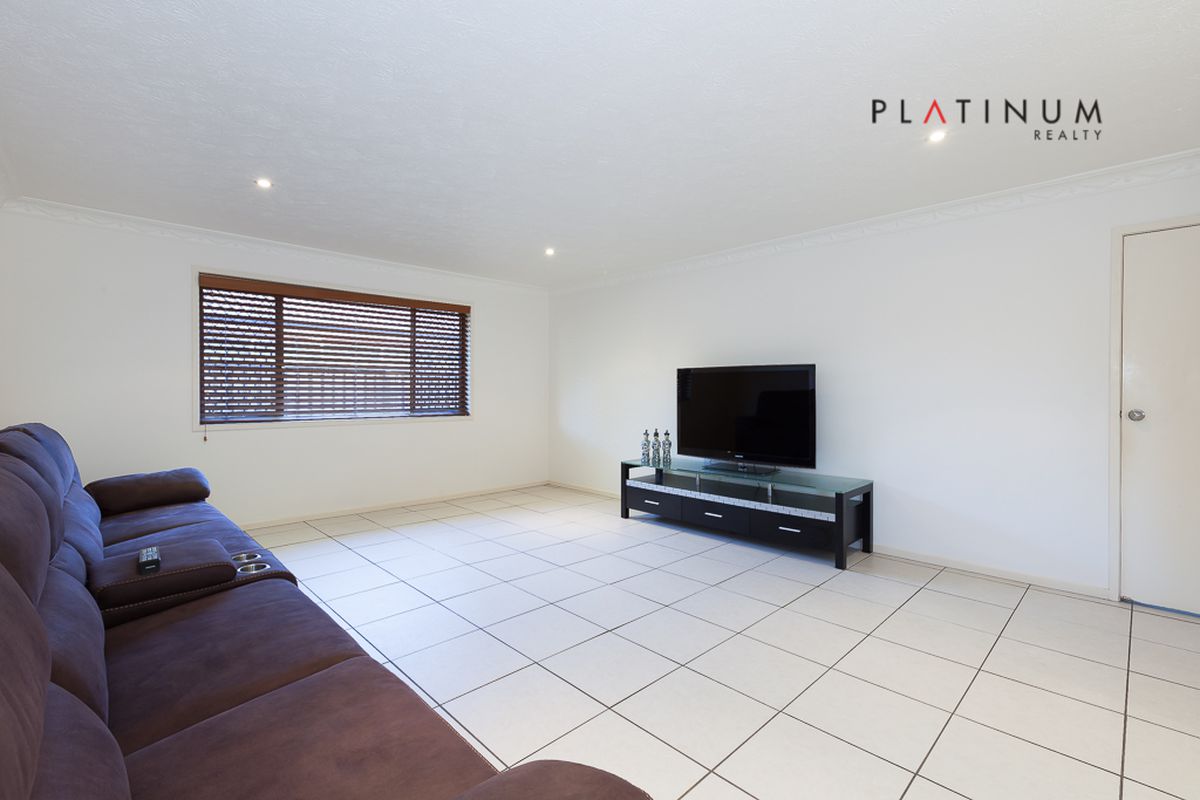 13 LE MANS DRIVE, Mermaid Waters