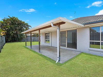 21 Pembroke Crescent, Sippy Downs