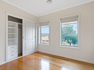 2 / 1 Sylvan Crescent, Ashwood