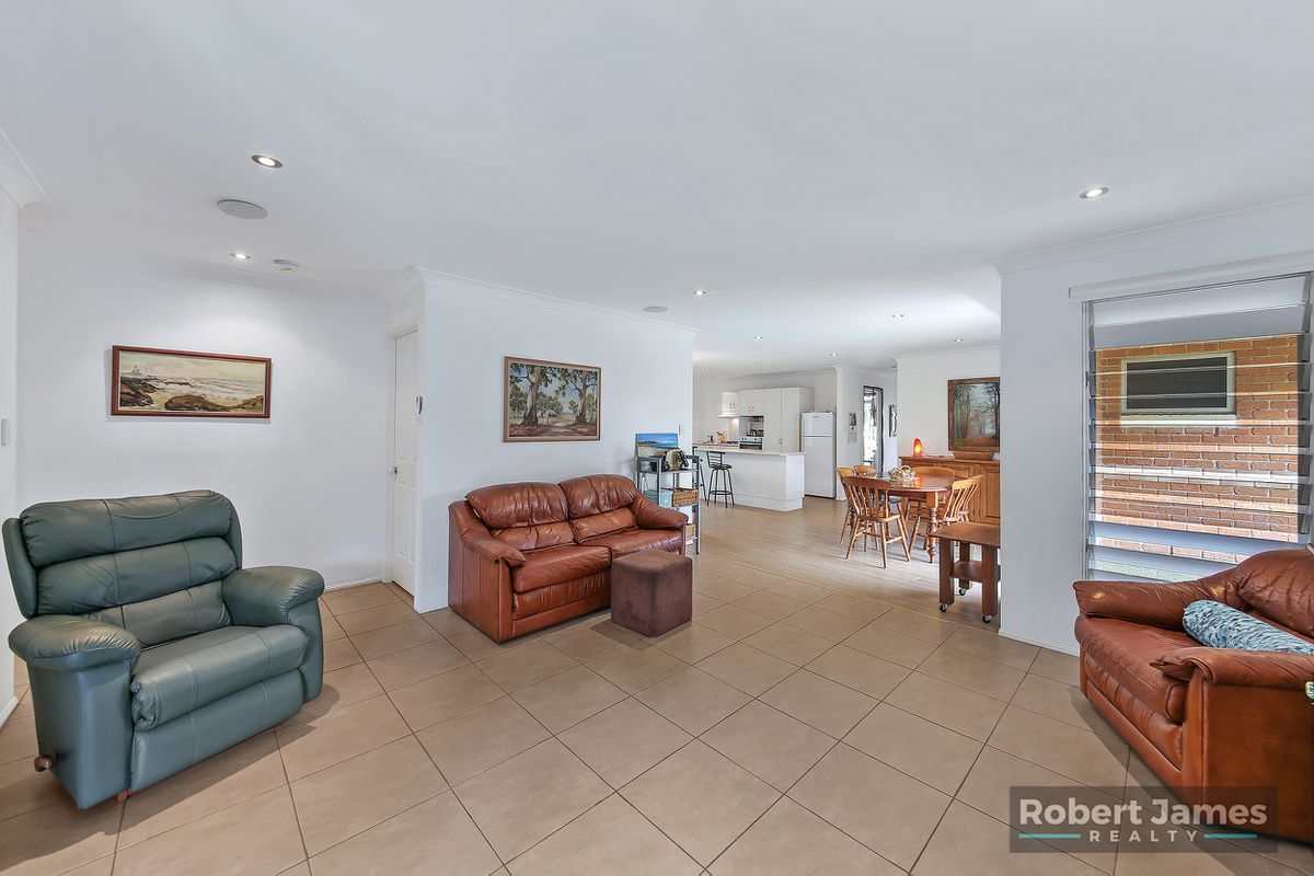 60 Bushlands Drive, Noosaville