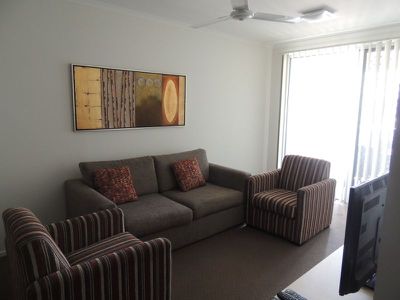 28 / 11 Bacon Street (Oaks Apartments), Moranbah