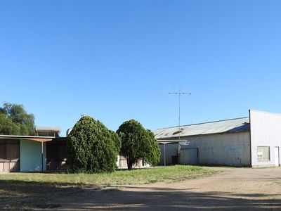 54 McCabe St & Market St corner, Balranald