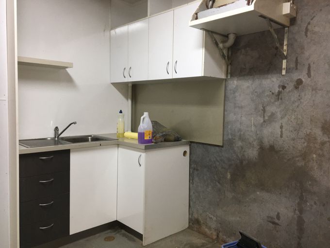 Unit 2, 3 and 4  / 18  Tectonic Crescent , Kunda Park