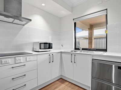 10 Gunwale Avenue, Port Kennedy