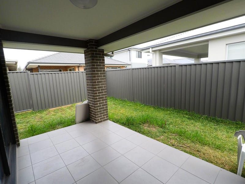 52 Law Crescent, Oran Park