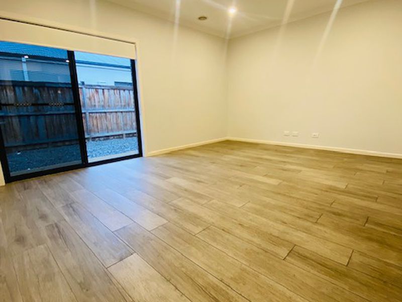 23 Chromite Circuit, Weir Views