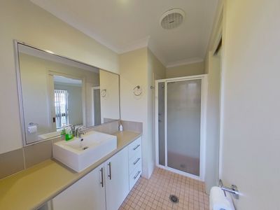 24 Belmore Place, Dubbo