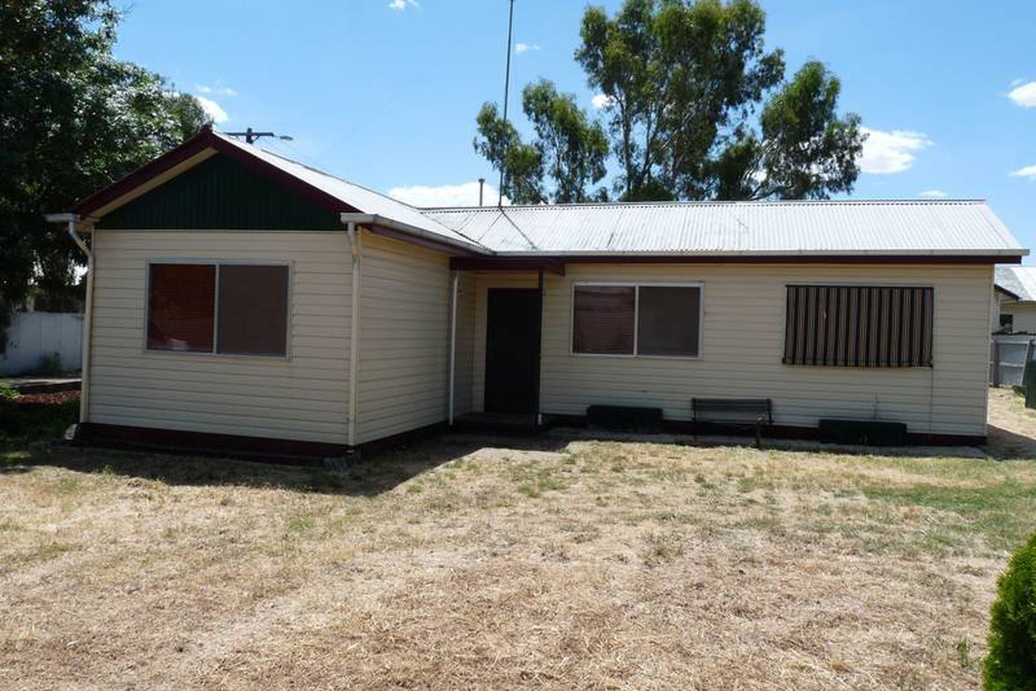 2 Bradshaw Street, Horsham