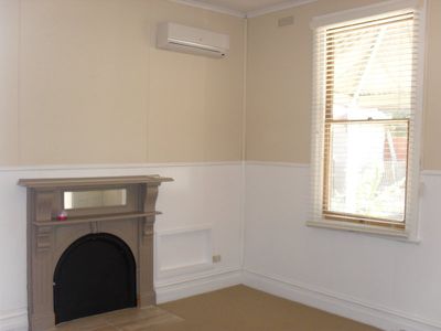 3 Main Street, Jung