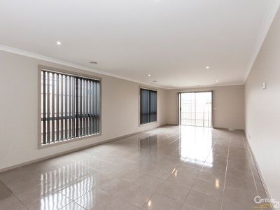 50 Viridian Avenue, Officer