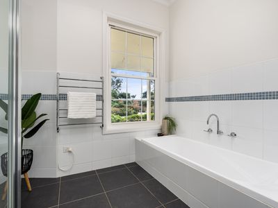 57 Eagle Rise Road, Table Top