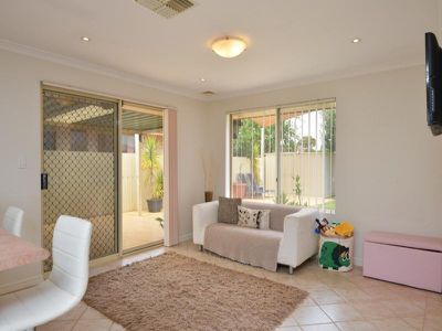 2B Fairlie Way, Broadwood