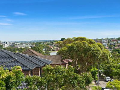 1A / 186 Lyons Road, Drummoyne