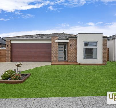 42 Fieldstone Crescent , Cranbourne North