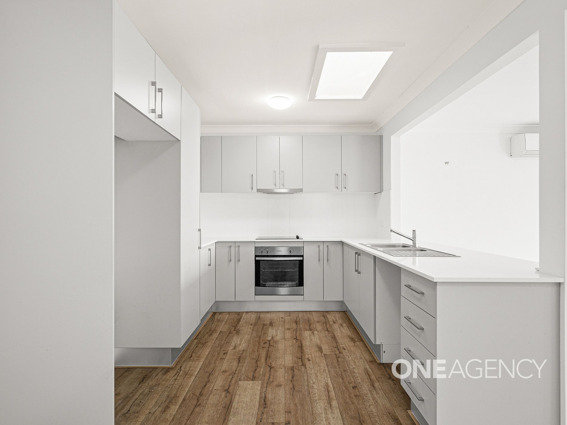 54 Barton Street, Oak Flats One Agency Elite Property Group