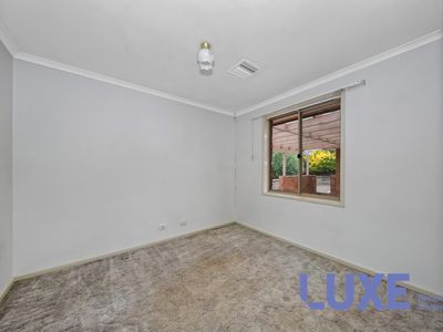 42 Woodfull Loop, Gordon