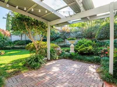 406 CARLMA CRESCENT, Lavington