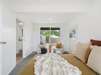 2 / 17a Thagenna Road, Carlton