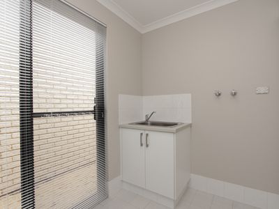 2 / 58 Central Avenue, Ascot