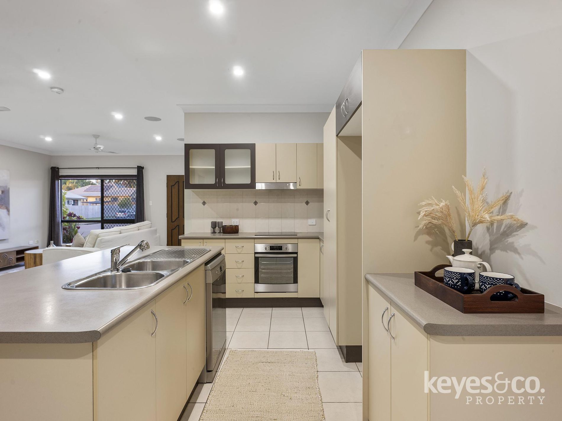 15 Greentree Circuit, Bushland Beach