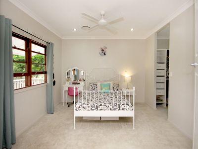 10 Holdsworth Road, North Ipswich