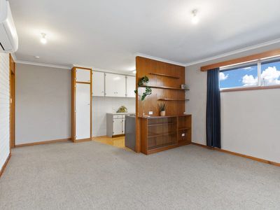 1 / 22 Connaught Crescent, West Launceston