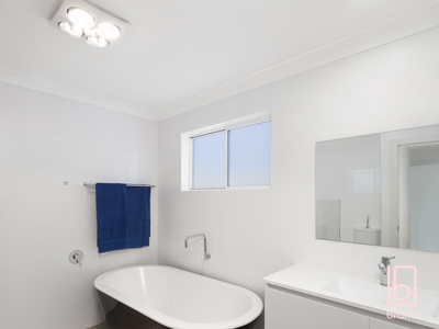 16 Lakewood Ave, Green Point