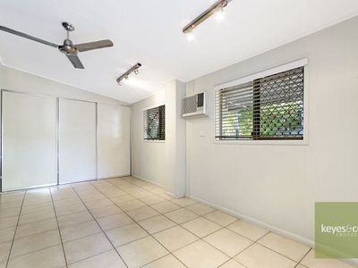 98 Tenth Avenue, Railway Estate