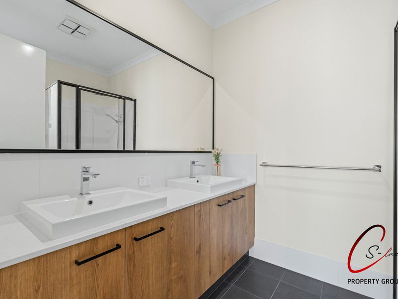 10 Iwasaki Crest, Ellenbrook