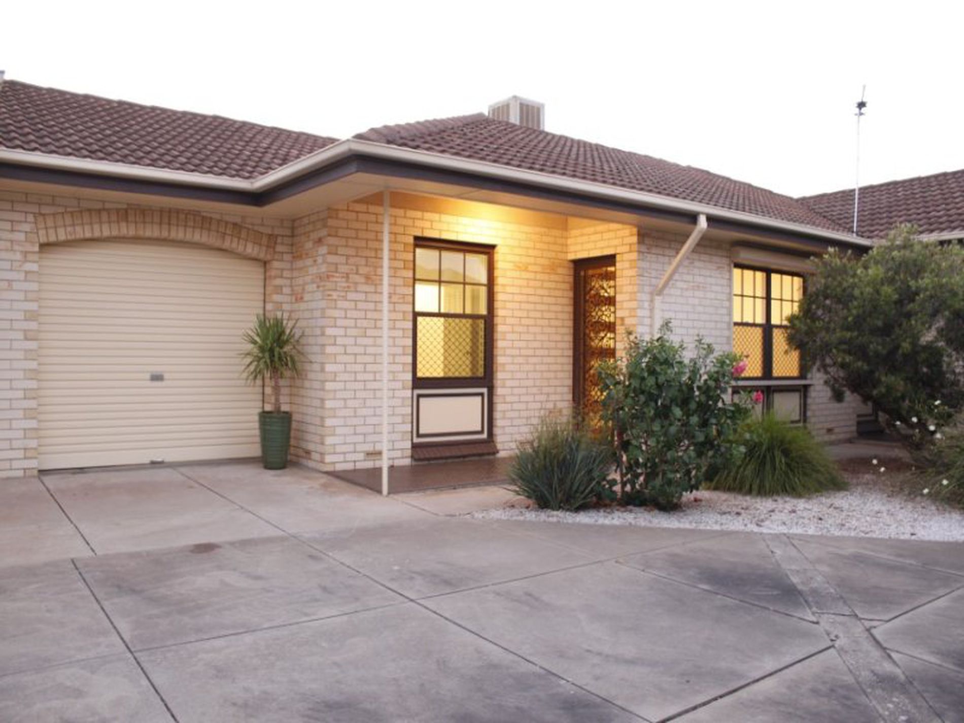 2 / 122 Railway Terrace, Ascot Park