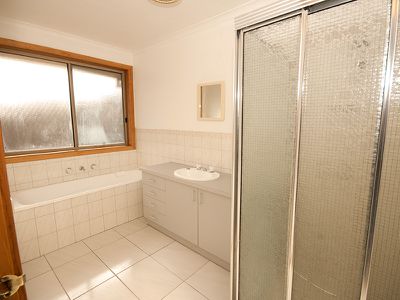 1/93 Chirnside Avenue, Werribee