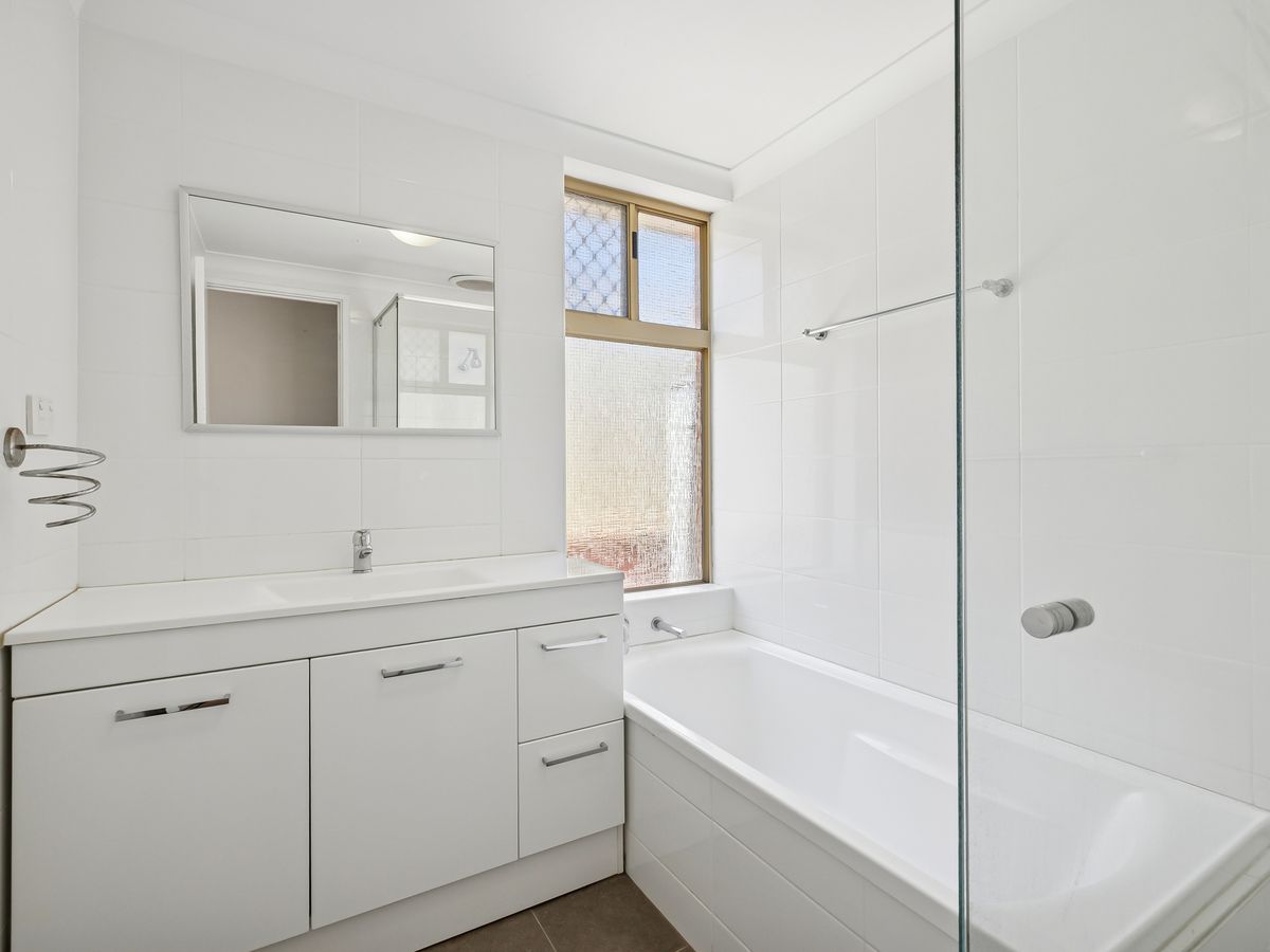 56 Camarino Drive, Woodvale