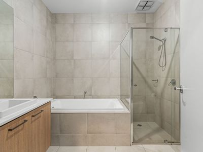 26 Graduation Parade, Taperoo