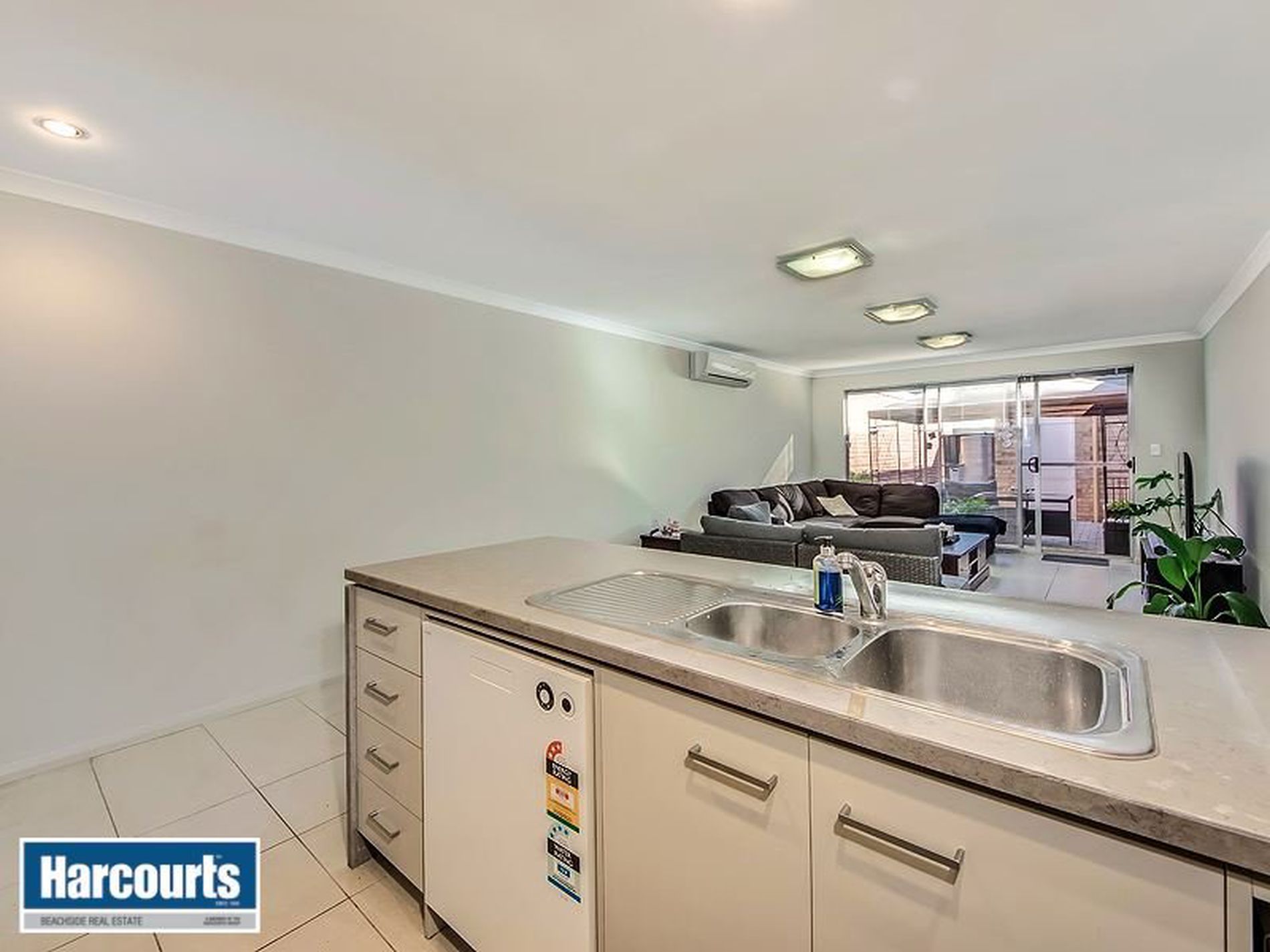 18 Nullarbor Avenue, Yanchep