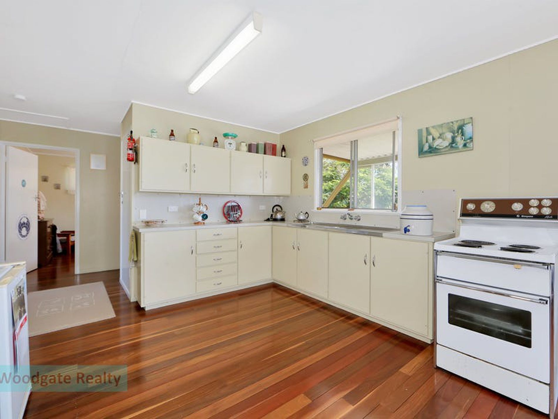 80 Mackerel St, Woodgate