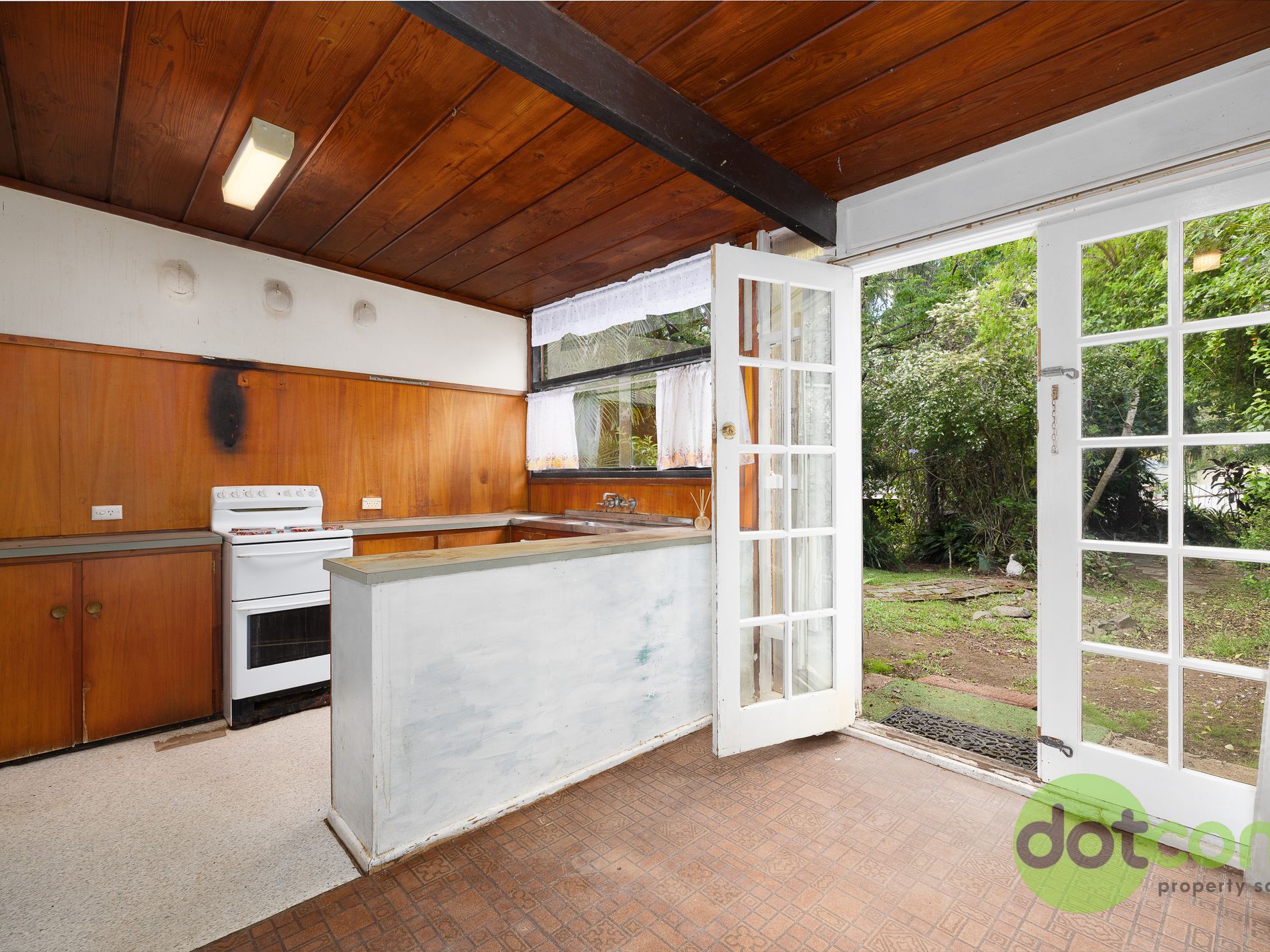 108 Bay Road, Bolton Point