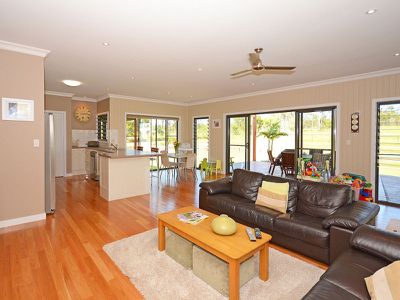 12 OAKES DRIVE, Burrum Heads