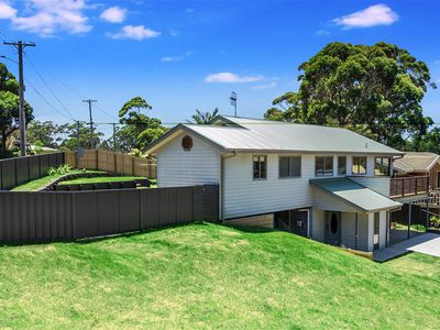 8 Weymouth Road, Lake Tabourie