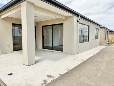 4 Akroydon Street, Werribee