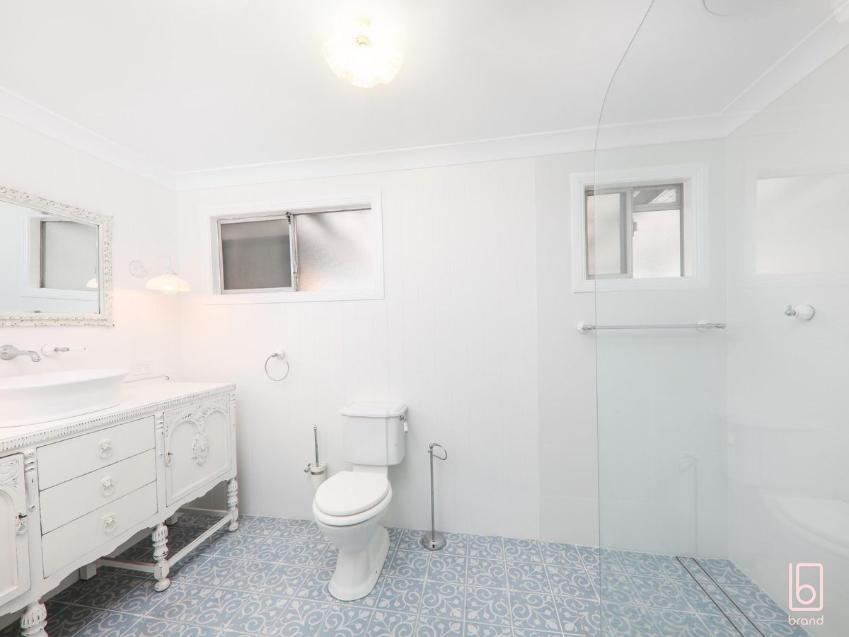 12 McKellar Boulevard, Blue Haven